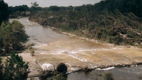 Heavy Rain Pounds Texas Region Devastated by Floods, Bringing New Threat