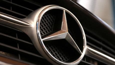 Autokonzern in der Krise: Mercedes-Benz meldet Gewinneinbruch von mehr als 50 Prozent