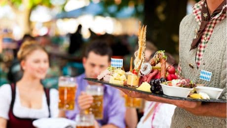 Accessoires: Oktoberfest-Deko: So holen Sie das bayerische Flair nach Hause