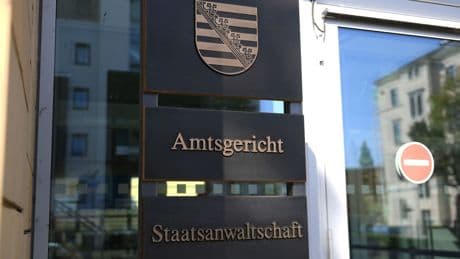 Angriff: Frau vor Bus gestoßen - Fall aus Chemnitz kommt vor Gericht