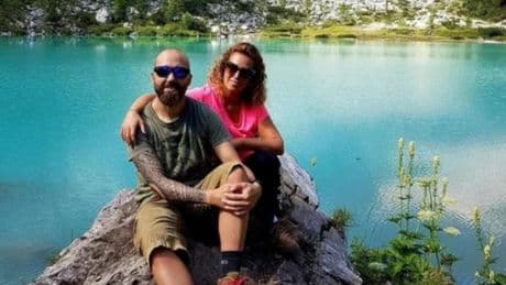Mattia Sella muore a 35 anni davanti alla compagna, aveva appena ?tagliato il traguardo della corsa e si è accasciato