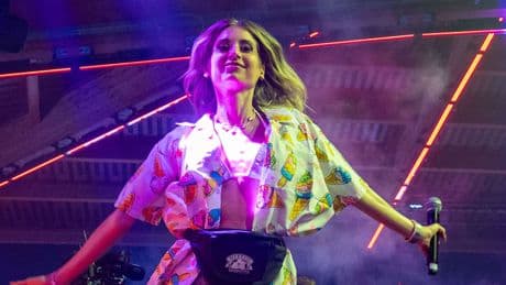 Sangria, Party und Calvin Kleinen! - Cathy hummelt am Ballermann rum