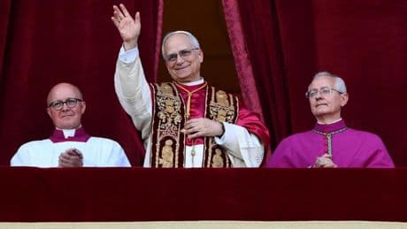 L’abbraccio di Genova a Leone XIV, monsignor Tasca: “Non festeggiano solo i cattolici, è il Papa di tutti”