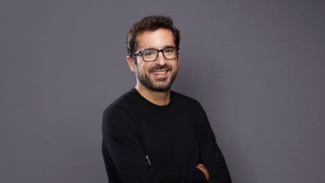 Borja Vilaseca, experto en autoconocimiento: “Ser padres convierte a los hijos en espejo de muchos lados oscuros, no iluminados, porque no sabemos cómo ejercer una crianza respetuosa”