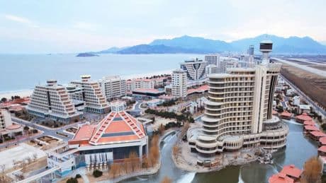 "Des limitations plus strictes": la Corée du Nord refuse la visite d'influenceurs occidentaux pour un voyage touristique