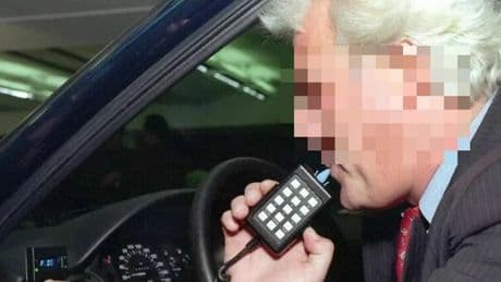 Alcolock, obbligo per chi ha condanne: come funziona, chi deve averlo, quanto costa e dove installarlo