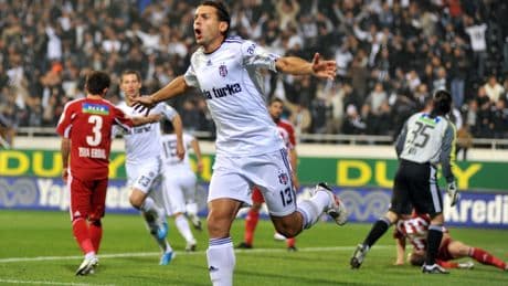 Beşiktaş'ın eski golcüsü Bobo'dan, Fenerbahçe derbisi yorumu
