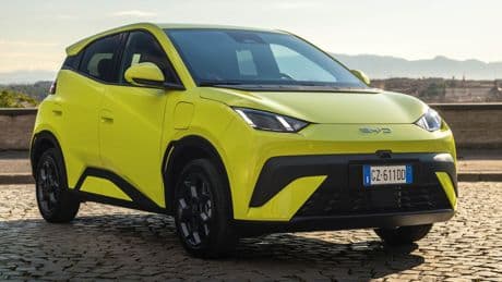 BYD Dolphin Surf, la piccola elettrica low cost sbarca finalmente in Europa: caratteristiche, dimensioni e prezzi