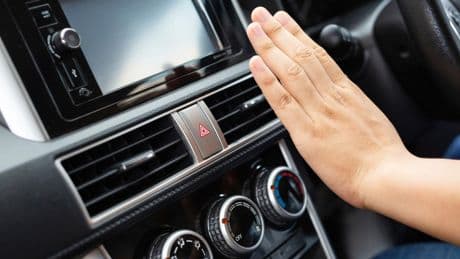 El truco japonés para enfriar el coche 10 grados en pocos segundos según sin aire acondicionado
