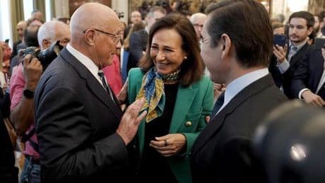 Las fusiones elevan un 100% el beneficio en España de los grandes bancos y un 70% el de los medianos