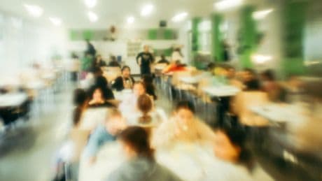 Mehr Rechtsextremismus an Schulen: Hakenkreuze im Klassenchat