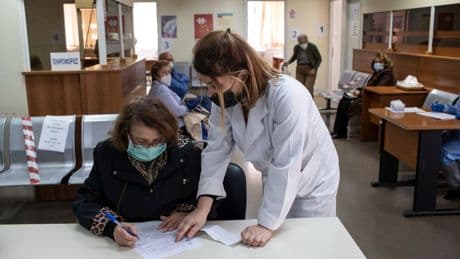 Yunanistan'da 20 bin doktor ülkeyi terk etti