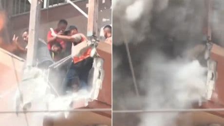 El momento del ataque al centro sanitario, transmitido en directo por la TV egipcia