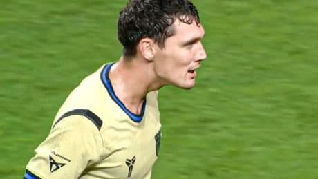 Golazo de Christensen desde más de 25 metros