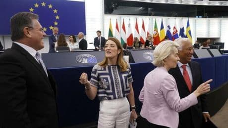 Dazi, l?Europa si prepara: «Bazooka da 72 miliardi». Casa Bianca: derubati da amici e nemici