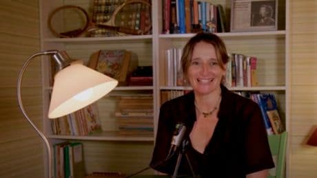 Elena Puig Guitart, psicóloga: “Trabajar los celos implica un trabajo de autoestima, de saberte expresar y poner límites. No solo sufre la persona celosa, sino también la que recibe los celos”