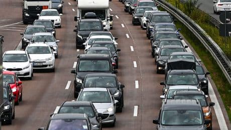 Geduld im Straßenverkehr - Mega-Staus zu Pfingsten