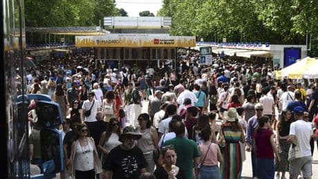 El Pabellón Europa de la Feria del Libro celebra los 40 años de España en la UE visto por los Premios Madariaga