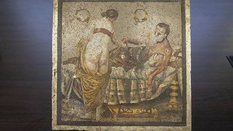 Un nazi robó un mosaico erótico de Pompeya... ahora por fin ha vuelto a su lugar de origen