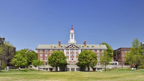 Harvard, la libertad  y el pensamiento crítico en la universidad