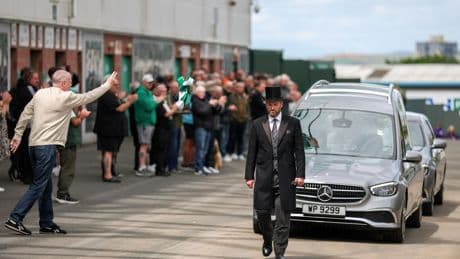 Fans pay respect to Sir Tom Farmer as funeral procession passes Easter Road