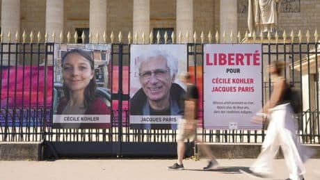 Emprisonnés depuis plus de trois ans en Iran, le sort de Cécile Kohler et Jacques Paris au cœur des négociations sur le programme nucléaire