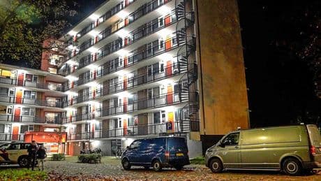 Vrouw die zoontje (5) van balkon zou hebben gegooid zegt stemmen te hebben gehoord: ’Ik liet hem vliegen’