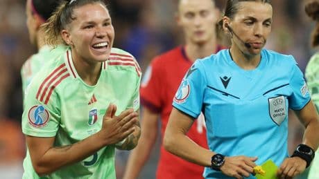 La árbitra del escándalo dirigirá la final Inglaterra-España