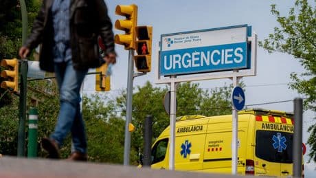 ¿Realmente hay una 'guerra' entre médicos y pacientes? El debate sobre los motivos para acudir a urgencias