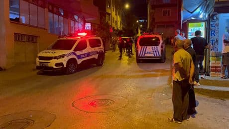 Firari hükümlünün yakalanmasını engellemeye çalıştılar: 1 polis yaralı
