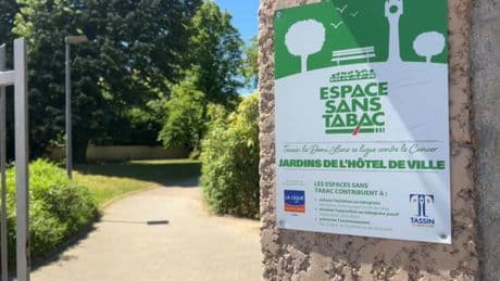 "Moins de cigarettes par terre": à Tassin-la-Demi-Lune, quel bilan pour les zones anti-tabac?