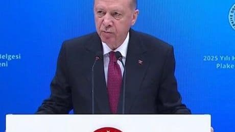 Son dakika: Cumhurbaşkanı Erdoğan: Üniter yapımız, bayrağımız, resmi dilimiz asla tartışma konusu değildir