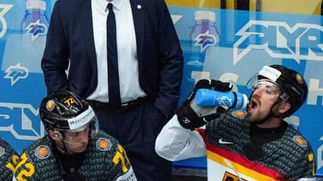 „Wir spielen um alles“: Viertelfinale oder WM-Aus – DEB-Team steht gegen Dänemark unter Zugzwang