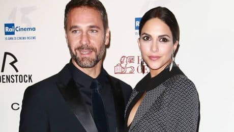 La scintilla sul set, i paparazzi, le due figlie, il tradimento: è finita la storia d'amore tra Raoul Bova e Rocio Munoz Morales