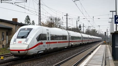 Schienen-Fernverkehr: Bahn verjüngt Flotte – Fahrgastverband warnt vor Engpässen