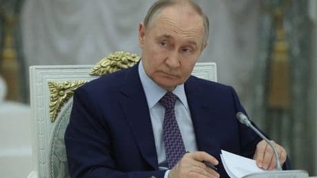 Jude Law plays Vladimir Putin in new biopic but viewers make unexpected comparison