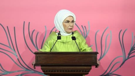 Emine Erdoğan karne alacak öğrencileri tebrik etti: Tatili hak ettiniz