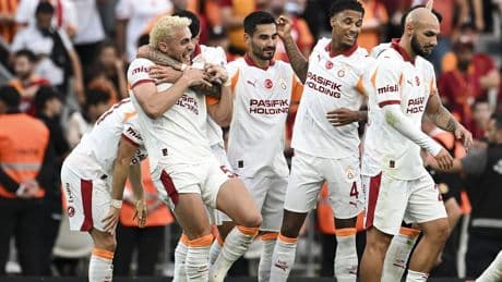 Einen in diesem Sommer - Galatasaray wollte DIESE beiden Eintracht-Stars!