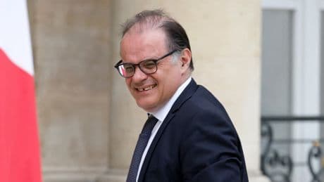 "Toujours eu envie de faire une belle carrière": Emmanuel Moulin, le remplaçant d'Alexis Kohler fait ses premiers pas à l'Élysée