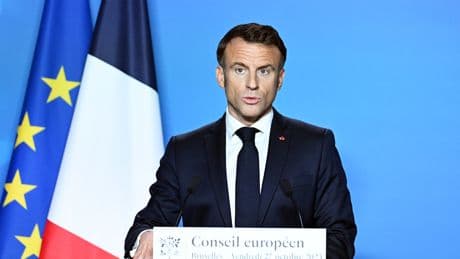 Macron, Grönland'a "işbirliğini güçlendirmek için" gidecek