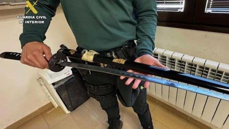 Amenaza a sus vecinos con un cuchillo y se enfrenta a la Guardia Civil con una catana en La Rioja