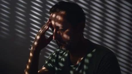 Optician issues stark message to anyone with light sensitivity