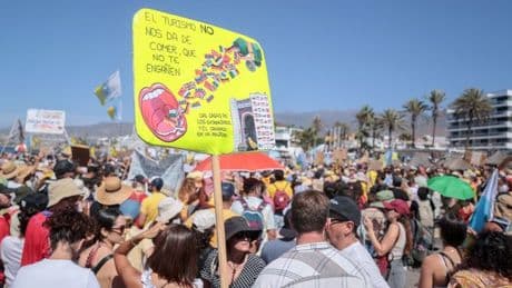 Ten most crowded tourist hotspots to avoid revealed – see best places to avoid the masses