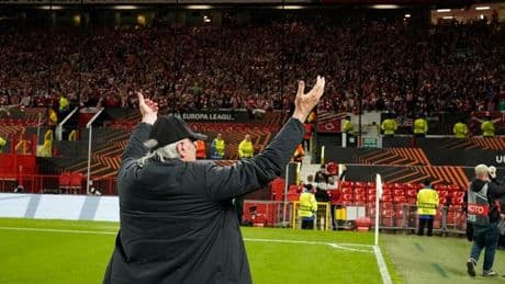 La prensa inglesa alucina con la afición del Athletic en Old Trafford