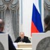 Bombarderend Rusland draait de rollen om: ‘Oekraïne en Europa dwarsbomen vrede met provocaties’