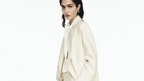Aprovecha estas rebajas de verano para conseguir el abrigo de Zara que será tendencia por 20 euros