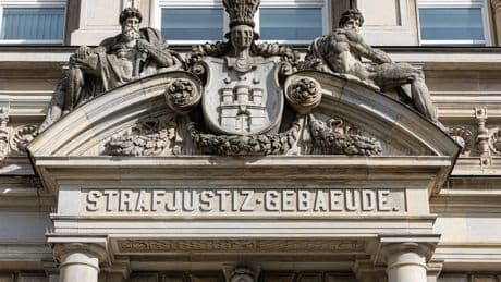 Prozessbeginn: Nach tödlichem Balkonsturz - Ex-Freund steht vor Gericht