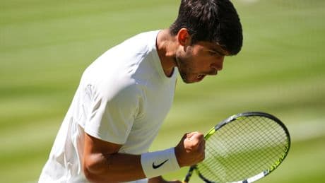 Carlos Alcaraz neutraliza a Fritz y ya vislumbra el 'triplete' en Wimbledon