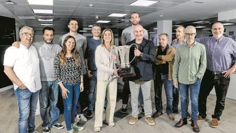 Una Copa llena de recuerdos en EL CORREO