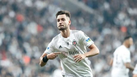 Beşiktaş’ta bir ayrılık daha!